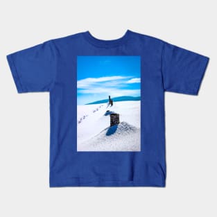 Beautiful winter day in the mountains - Italy Kids T-Shirt